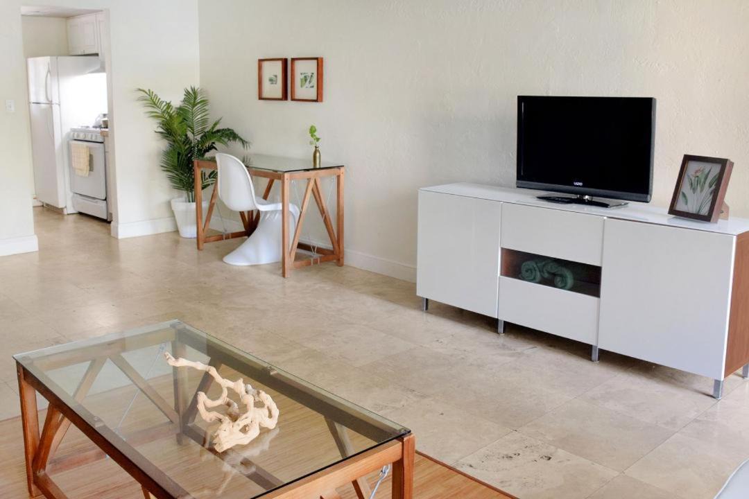 Photo of Livingroom in Key Biscayne