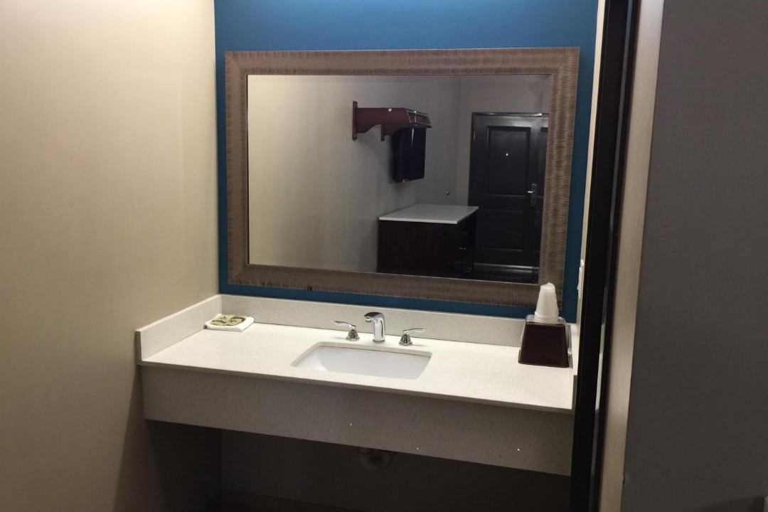 Photo of Bathroom in Maywood