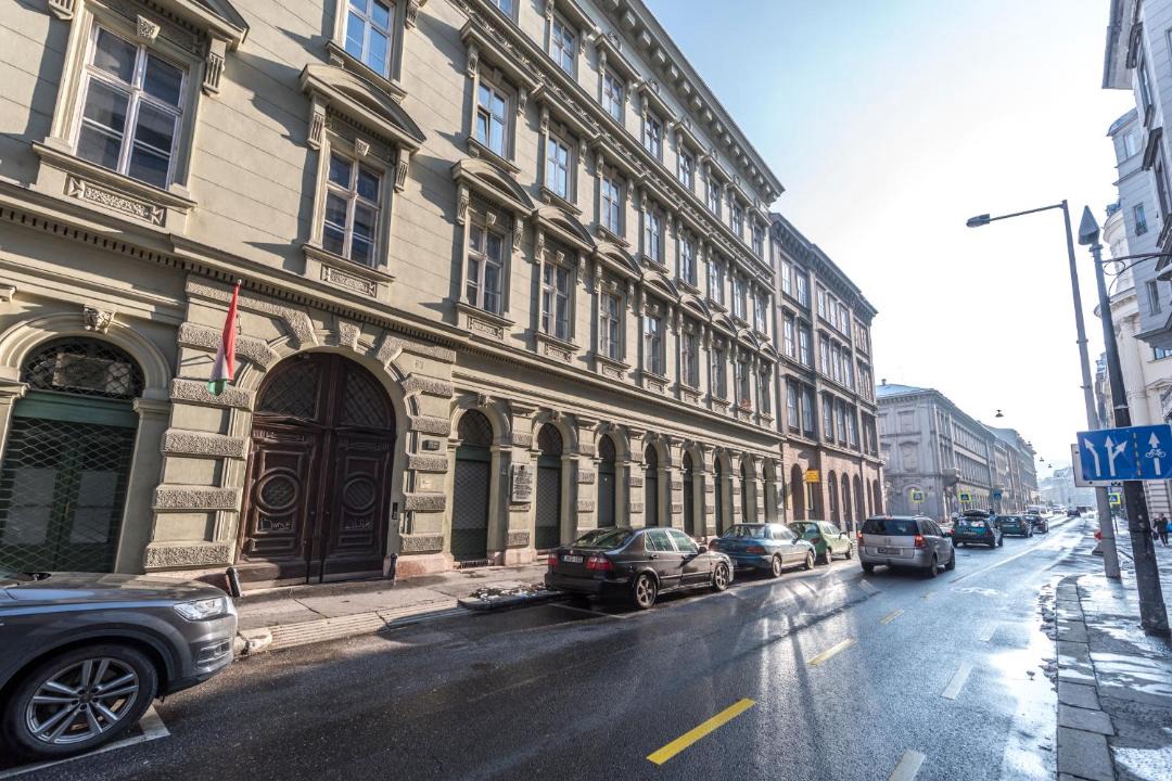 Photo of Buildings in Vizivaros