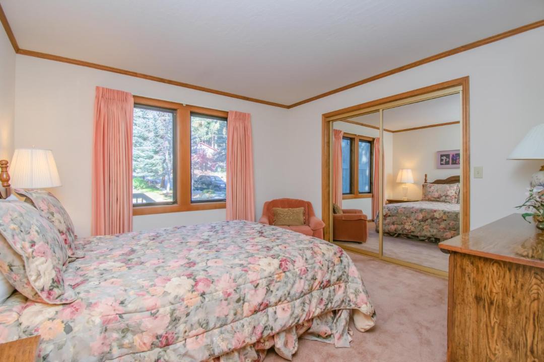 Photo of Bedroom in Skyland