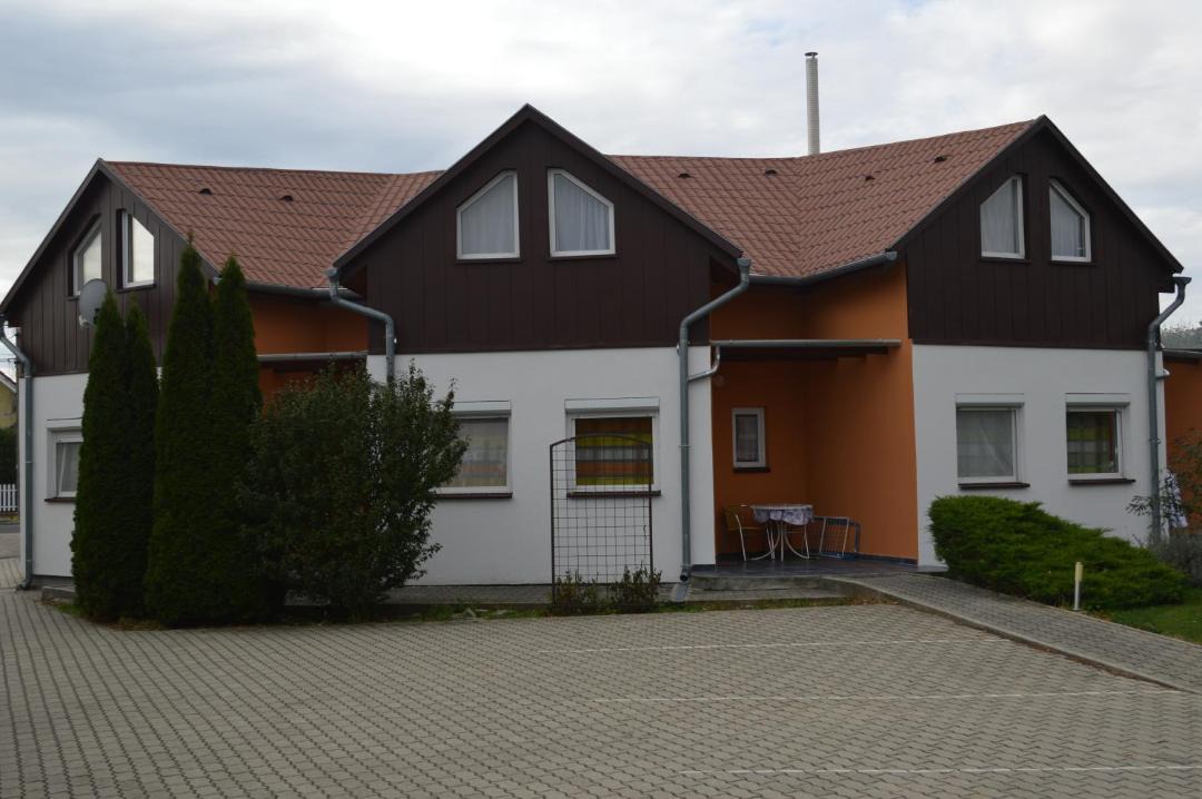 Photo of Buildings in Buk