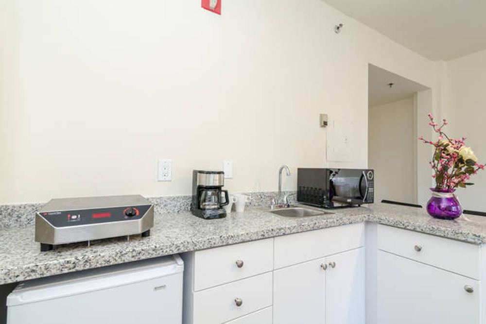 Photo of Kitchen in Flamingo/Lummus