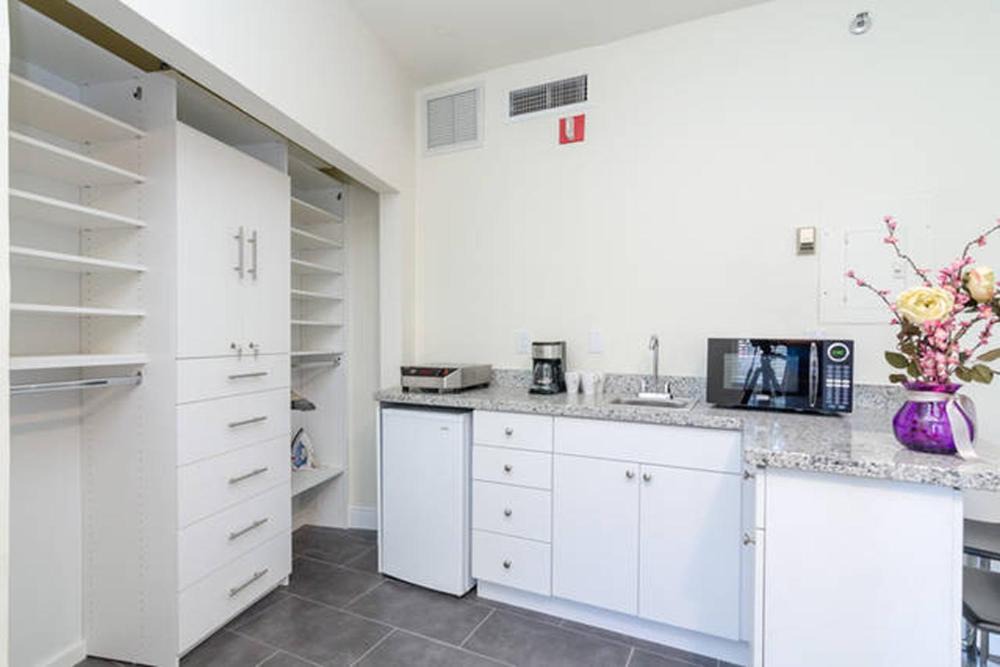 Photo of Kitchen in Flamingo/Lummus