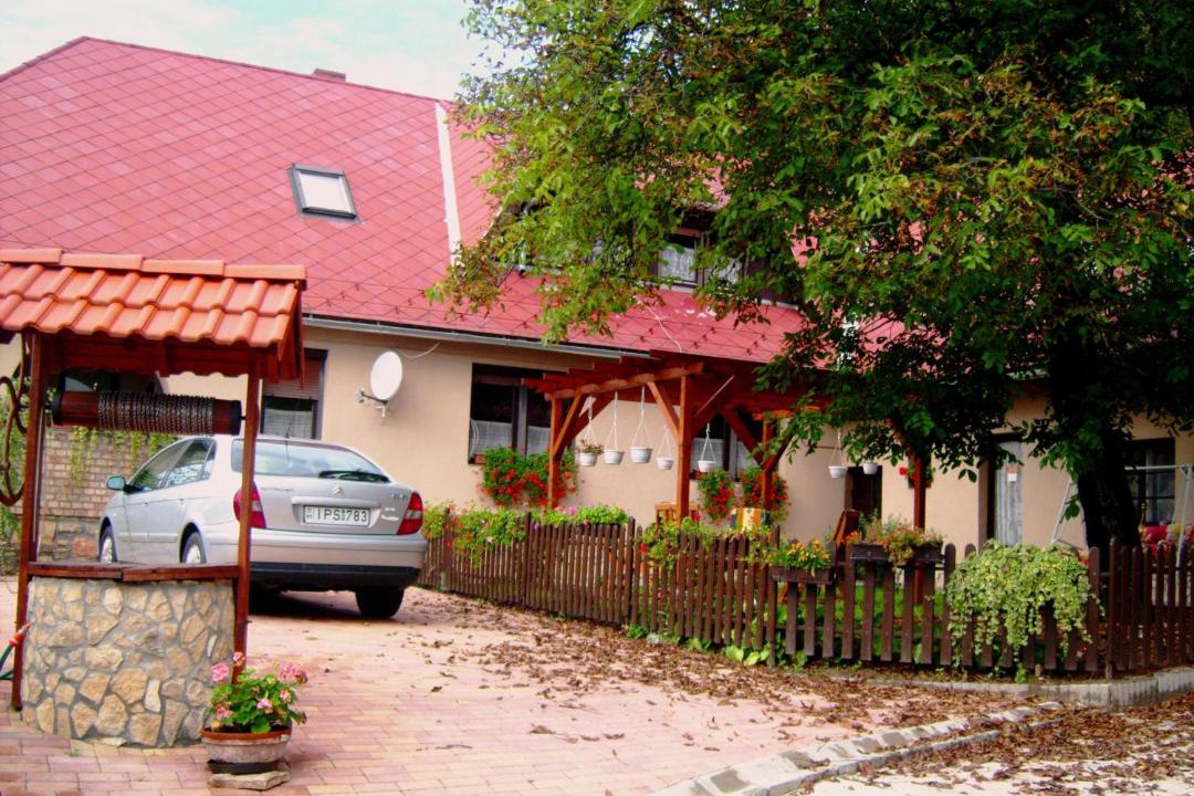 Photo of Buildings in Epleny