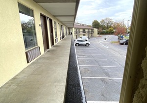 Faremont Inn & Suites Monroe