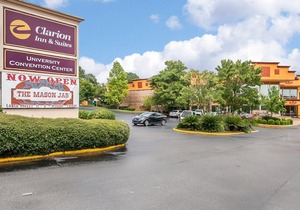 Clarion Inn & Suites University Center