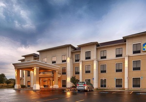 La Quinta Inn & Suites by Wyndham Lackawanna