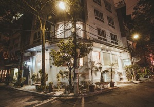 Dinh Hotel