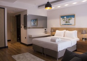 Four-G Hotel