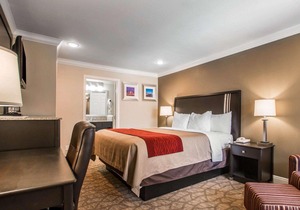 Quality Inn Near Downey Studios