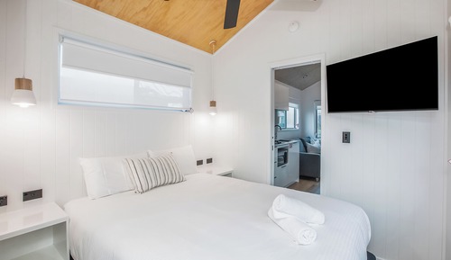 Tiny Home - Sleeps 2 - Dog Friendly