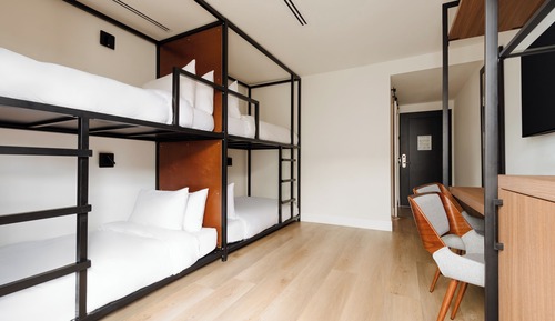 Room, Multiple Beds