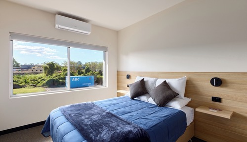 Basic Room, 1 Queen Bed