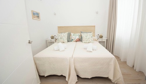 Deluxe Studio, 2 Bedrooms, Smoking