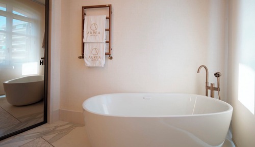 Suite, 2 Bedrooms (1 king bed per room)