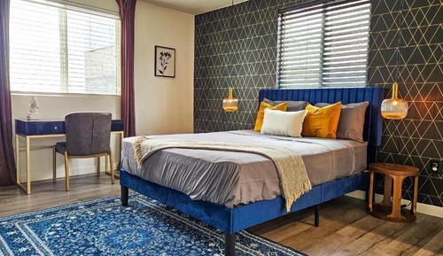 Deluxe Room, 1 Queen Bed