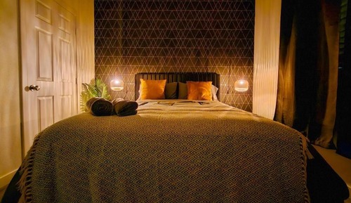 Standard Room, 1 Queen, "Private Detached Bathroom"