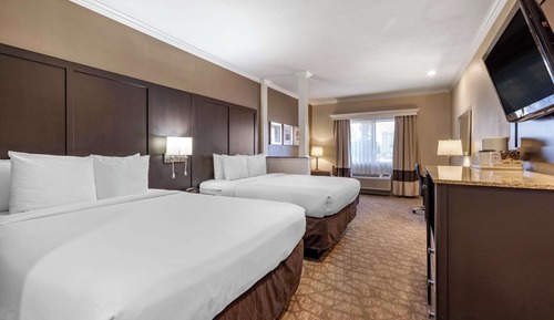 Suite, Two Queen Beds with Sofabed, Non Smoking