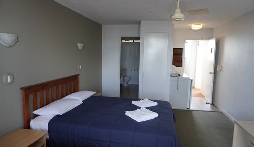 Standard Room, 1 Queen Bed