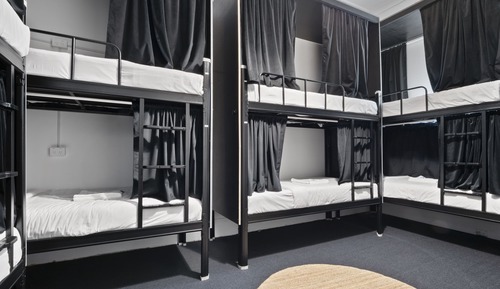 Mixed POD Shared Bathroom - 8 people Bedroom