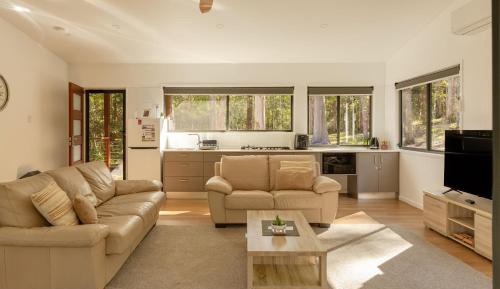 Deluxe Double Room (2 Adults + 1 Child)