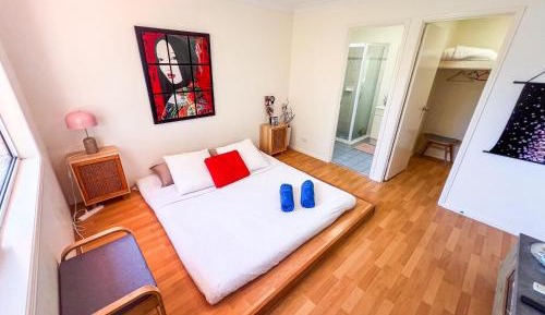 Deluxe King Suite