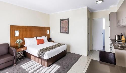 Apartment with Queen Bed