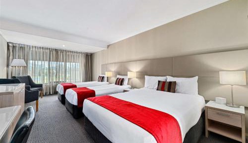 Deluxe Family Room
