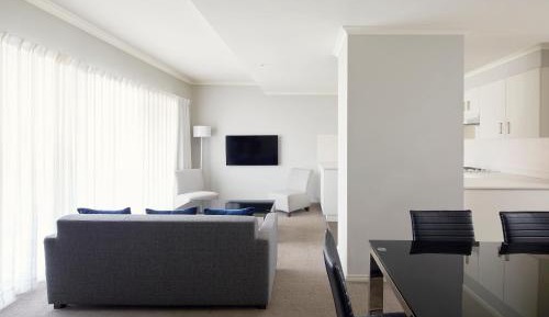 Four-Bedroom Deluxe Apartment