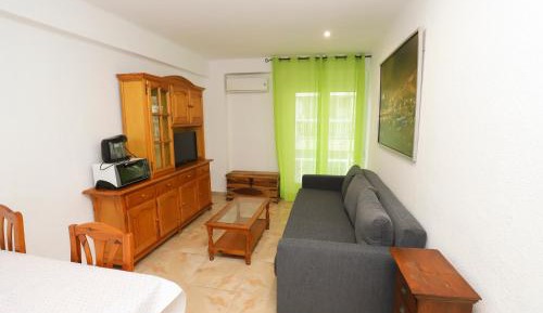 One-Bedroom Apartment with Terrace