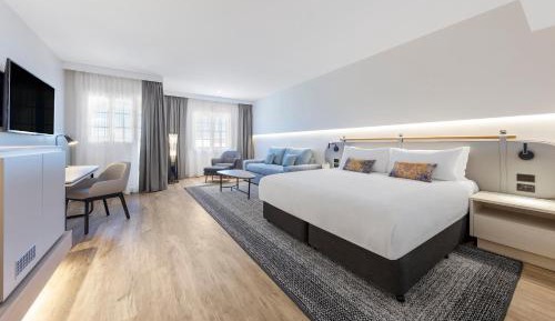 Junior Suite with Balcony