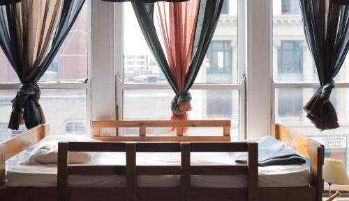 Single Bed in Mixed Dormitory Room