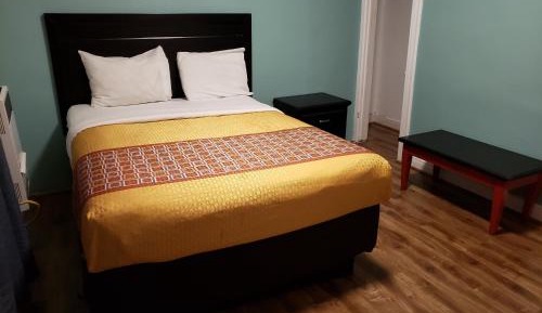 Queen Room