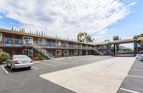 North Broadway Hotel | Rodeway Inn Escondido Downtown
