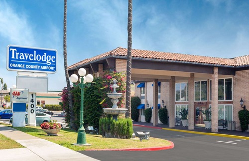 East Side Costa Mesa Hotel | Travelodge by Wyndham Orange County Airport/ Costa Mesa