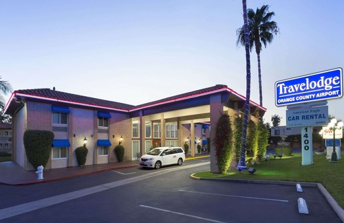 East Side Costa Mesa Hotel | Travelodge by Wyndham Orange County Airport/ Costa Mesa