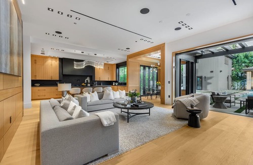 Encino House | Haskell - Modern Farmhouse in the Heart of Encino