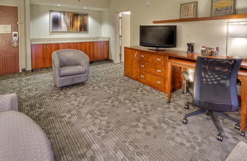 Burlington Hotel | Courtyard by Marriott Burlington