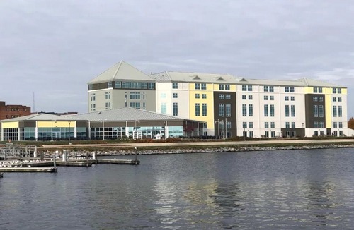 Geneva Hotel | 41 Lakefront Hotel, Trademark Collection by Wyndham