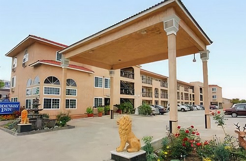 Cypress Hotel | Rodeway Inn Cypress
