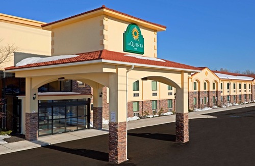 West Long Branch Hotel | La Quinta Inn by Wyndham West Long Branch