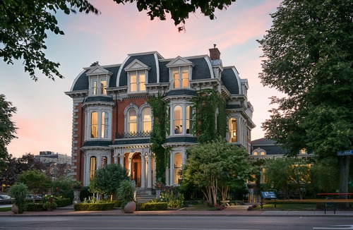 Downtown Buffalo Hotel | The Mansion on Delaware Avenue