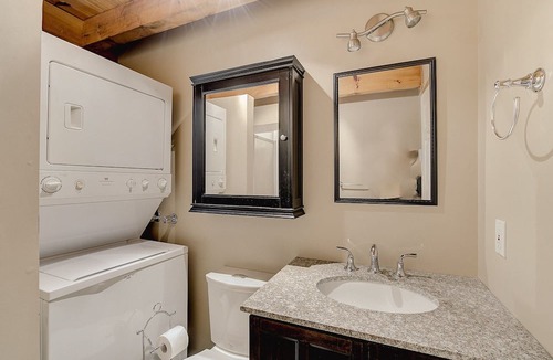 Baie-St-Paul Apartment | Cute Apt with Views with Fireplace, 10 min Massif