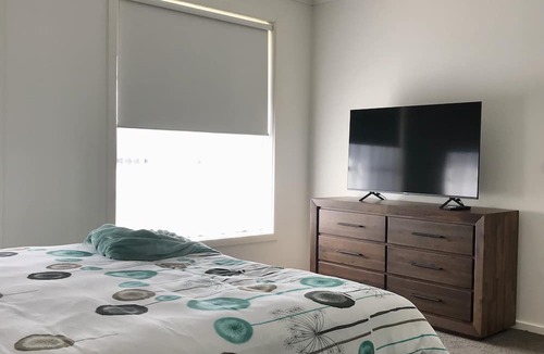 Strathfieldsaye House | New, modern & spacious in a perfect quiet location only 10 minutes from the city