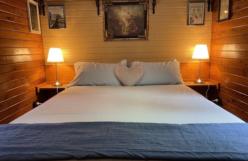 Mount Nebo Ski Chalet | Mt Nebo Railway Carriage and Chalet