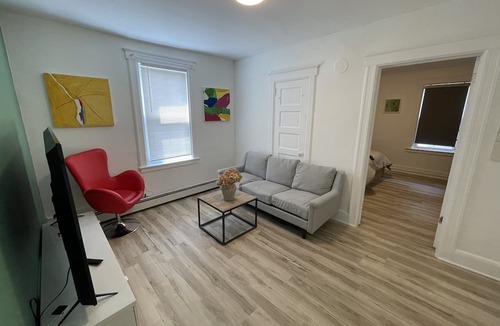 Port Chester Apartment | Entire 2 Bed-room Roomy Apartment ~ 1 min to Train for NYC