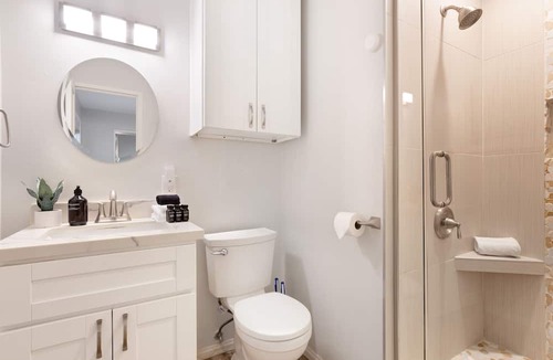 South Mission Beach House | Mission Point Buyout by AvantStay | Two Unit Buyout w/ Patio & Close to Beach!