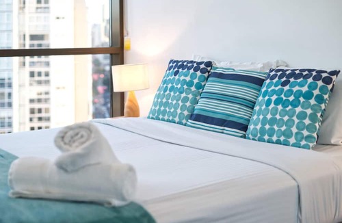 Newstead Apartment | 2BR Food Drink Hub Pool 2 Cars Gym Rooftop
