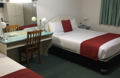 Bundaberg West Hotel | Econo Lodge Park Lane
