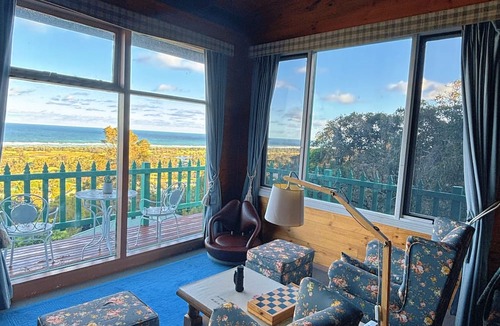 Lakes Entrance Bed & Breakfast | The Goat and Goose B&B
